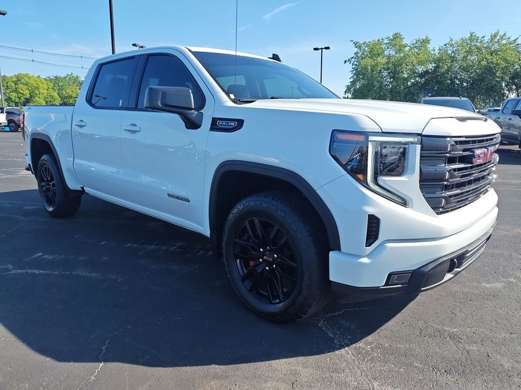 Used 2025 White GMC Elevation image 7