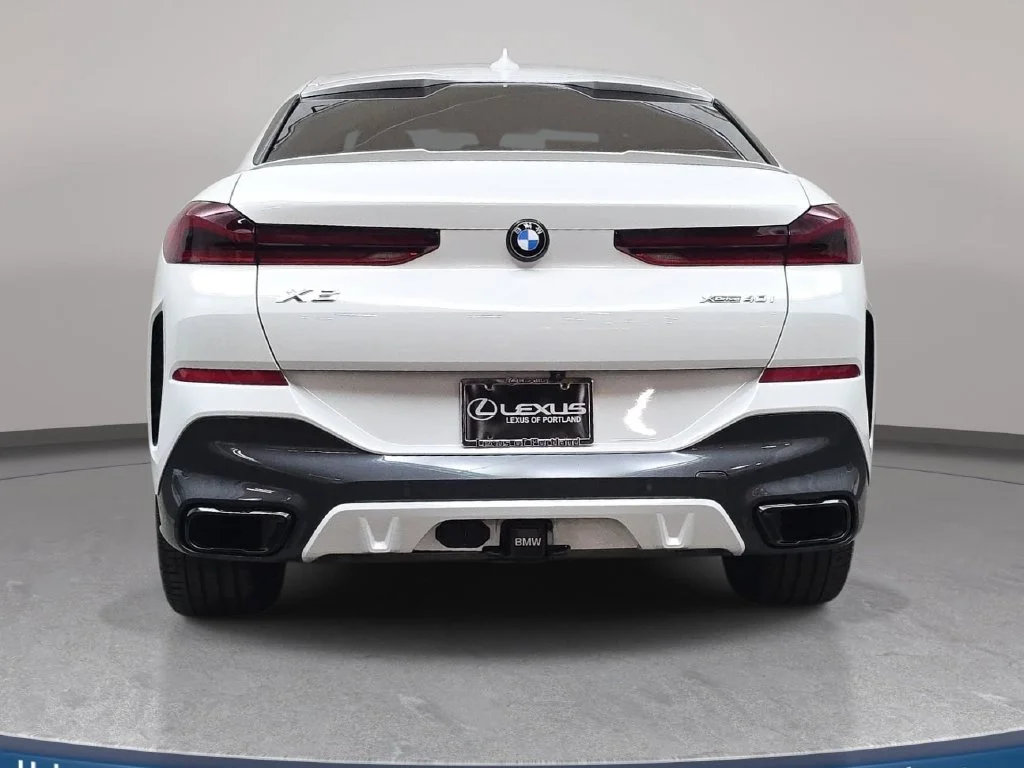 Used 2022 White BMW xDrive40i image 7
