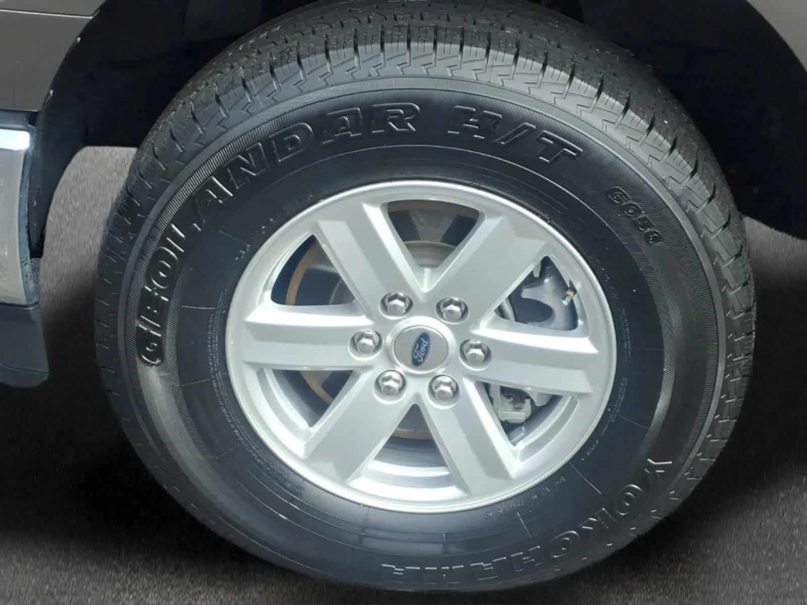 Used 2023 Stone Gray Metallic Ford XLT image 9