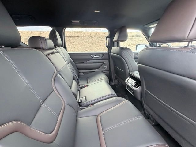 New 2026 Brilliant Silver Nissan SL image 33