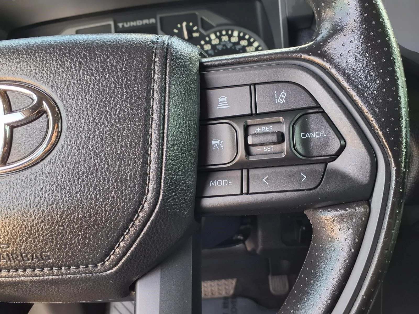 Used 2025 White Toyota SR5 image 17