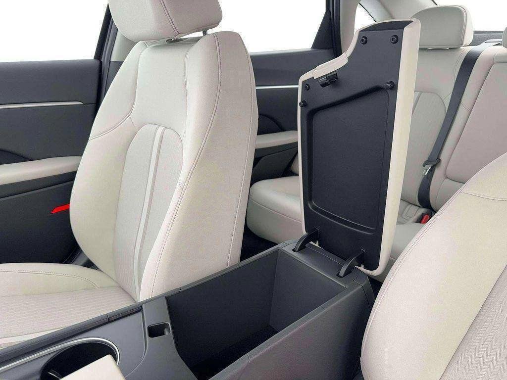 New 2026 Silver Hyundai SEL Sport image 18