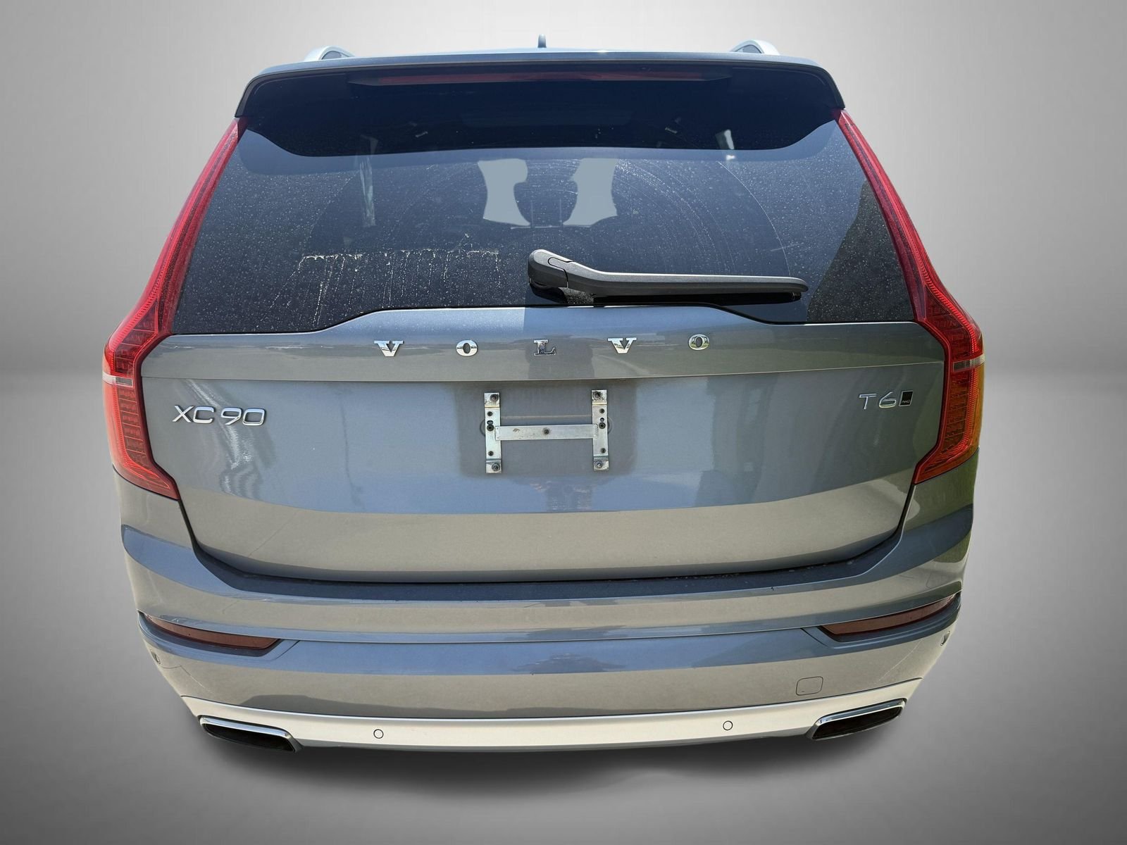 Used 2019 Gray Volvo T6 Momentum image 4