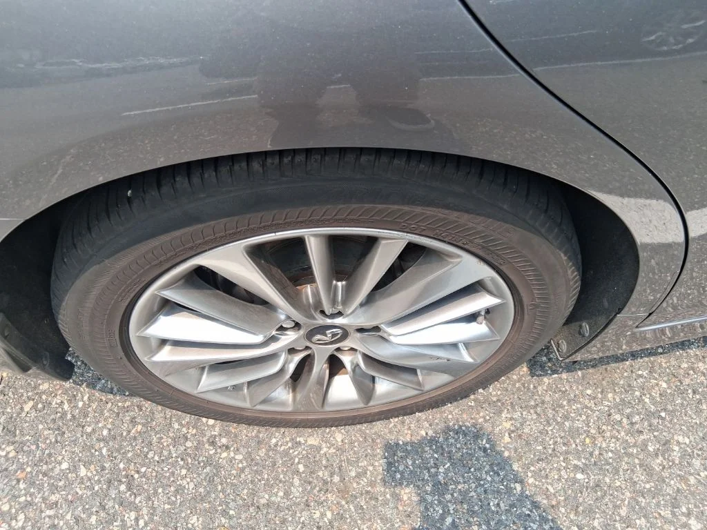 Used 2018 Gray INFINITI 3.0t LUXE image 4