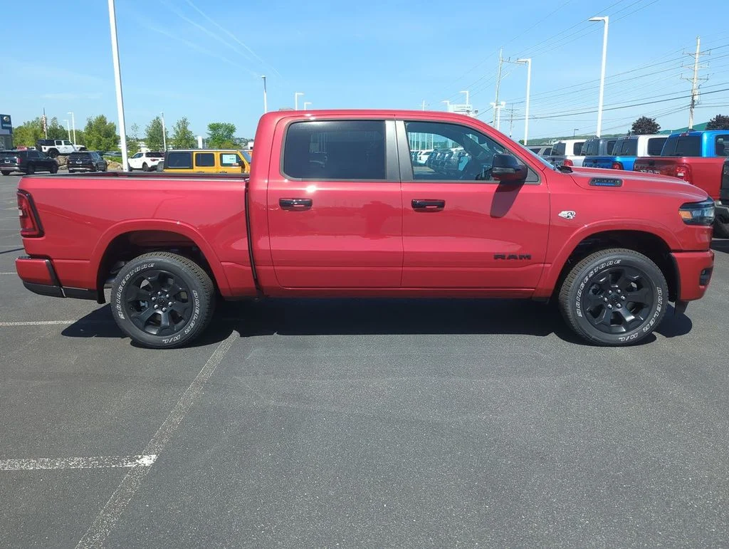 New 2026 Molten Red Pearl-Coat Exterior Paint RAM Big Horn/Lone Star image 9