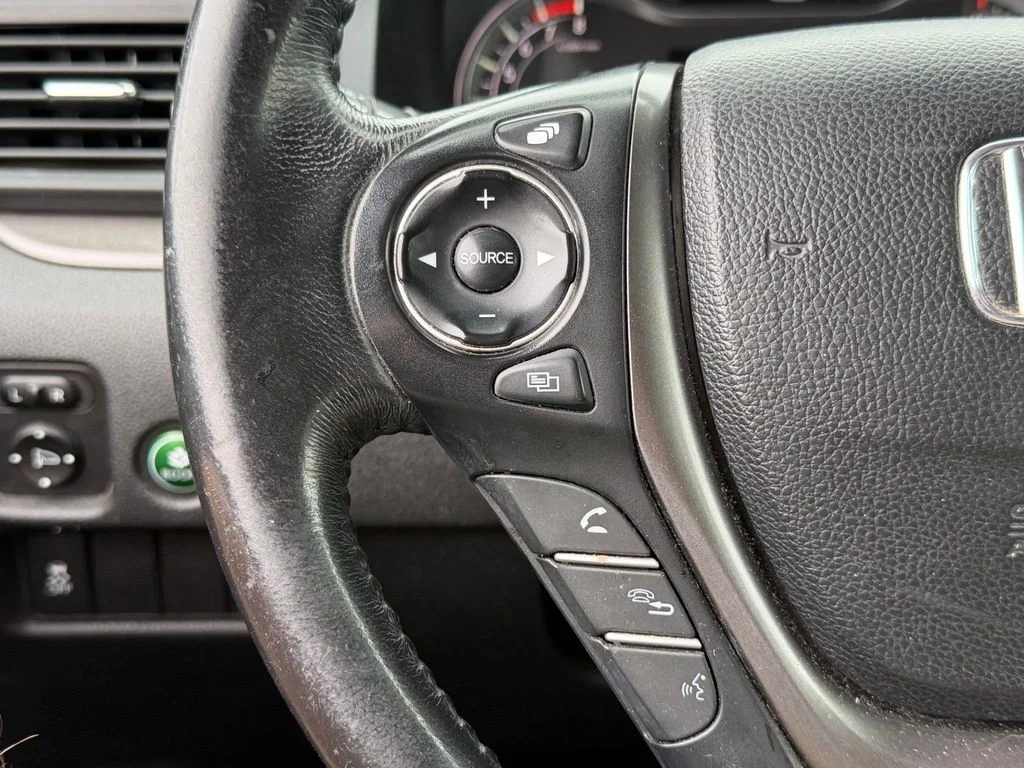Used 2018  Honda EX-L image 30