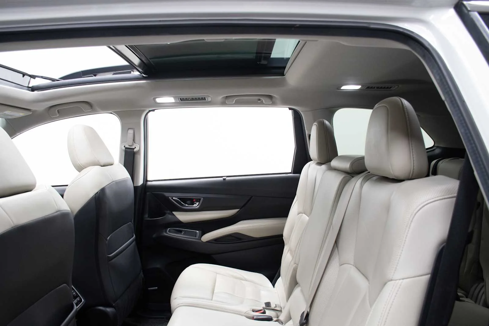 Used 2020 Crystal White Pearl Subaru Limited image 12
