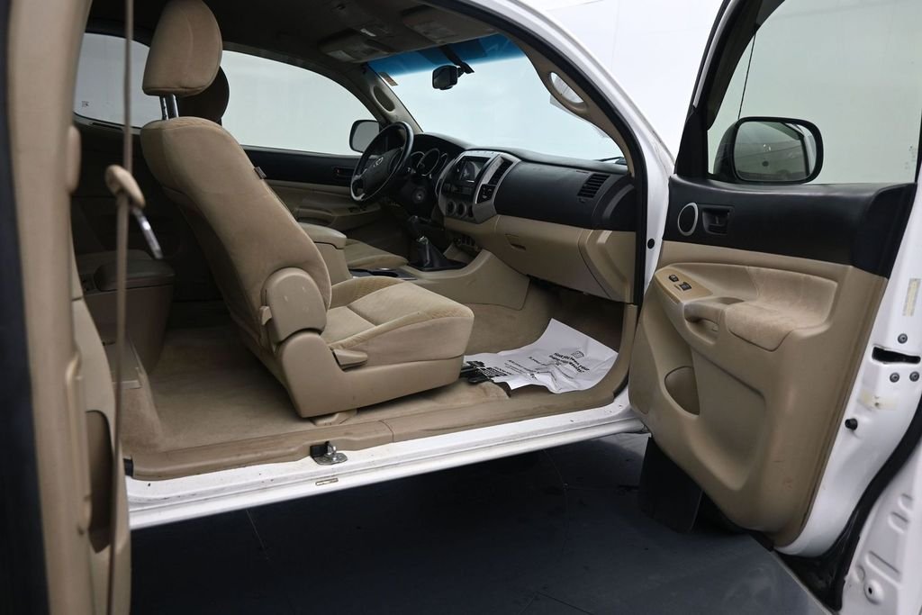 Used 2009 White Toyota PreRunner image 11