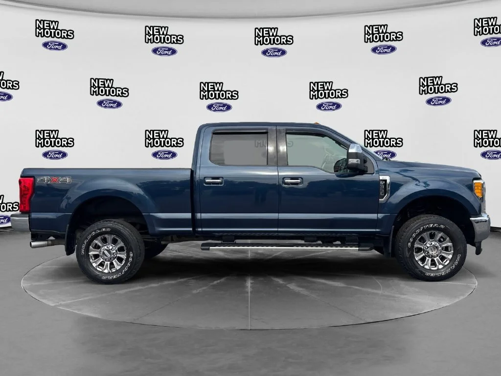 Used 2017 Blue Ford XLT image 7