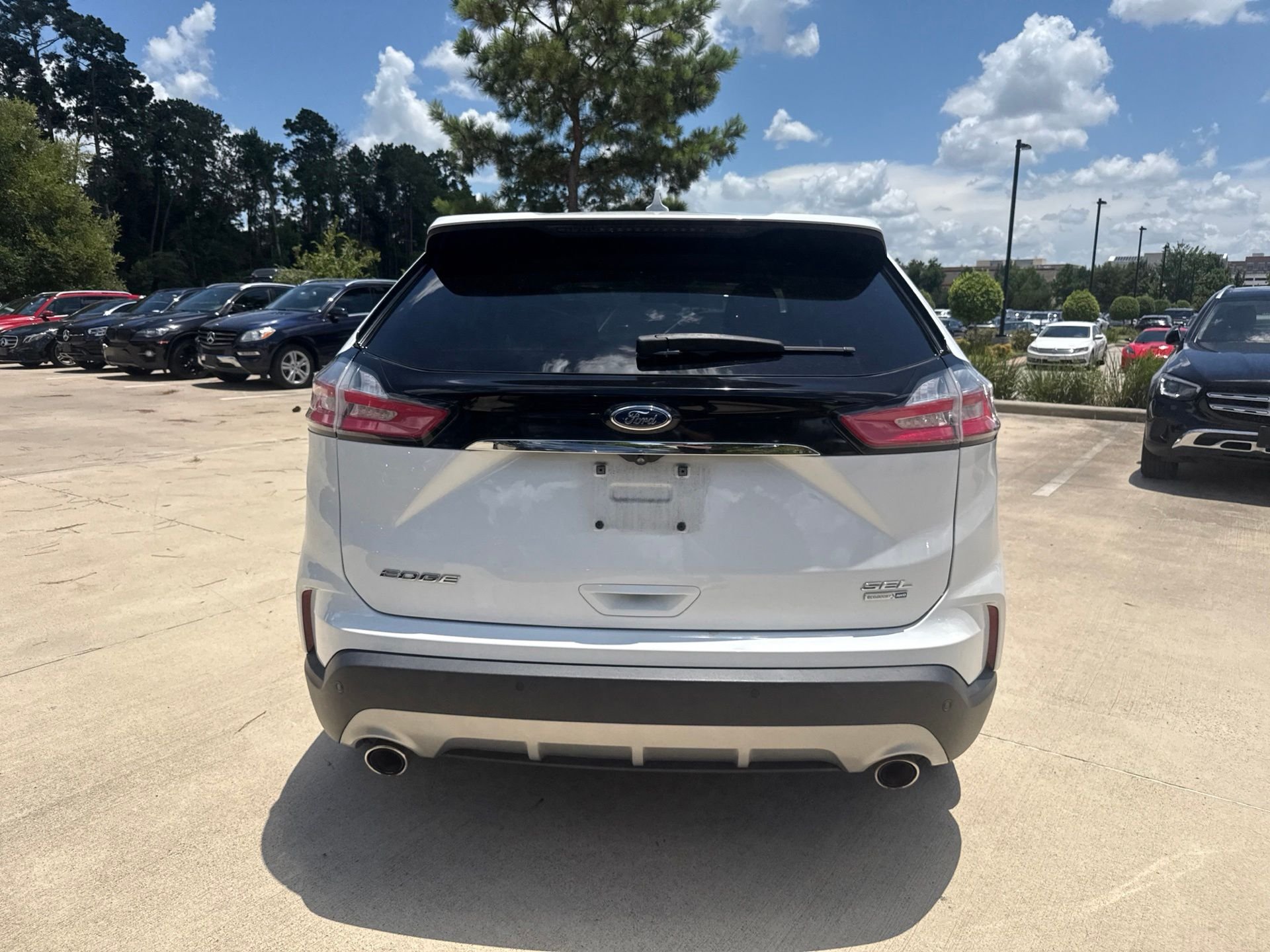 Used 2019 Oxford White Ford SEL image 5