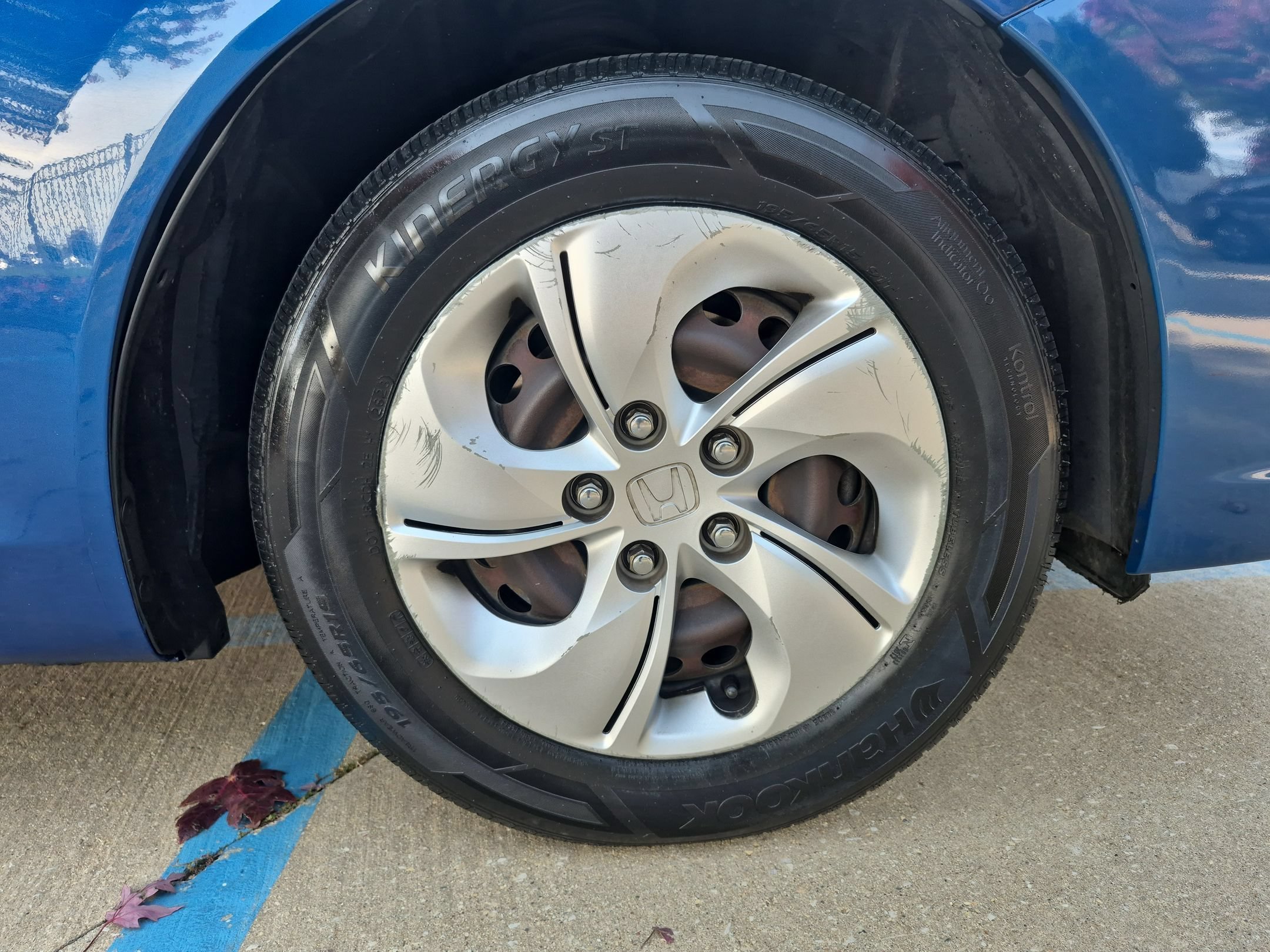 Used 2015 Dyno Blue Pearl Honda LX Sedan image 30
