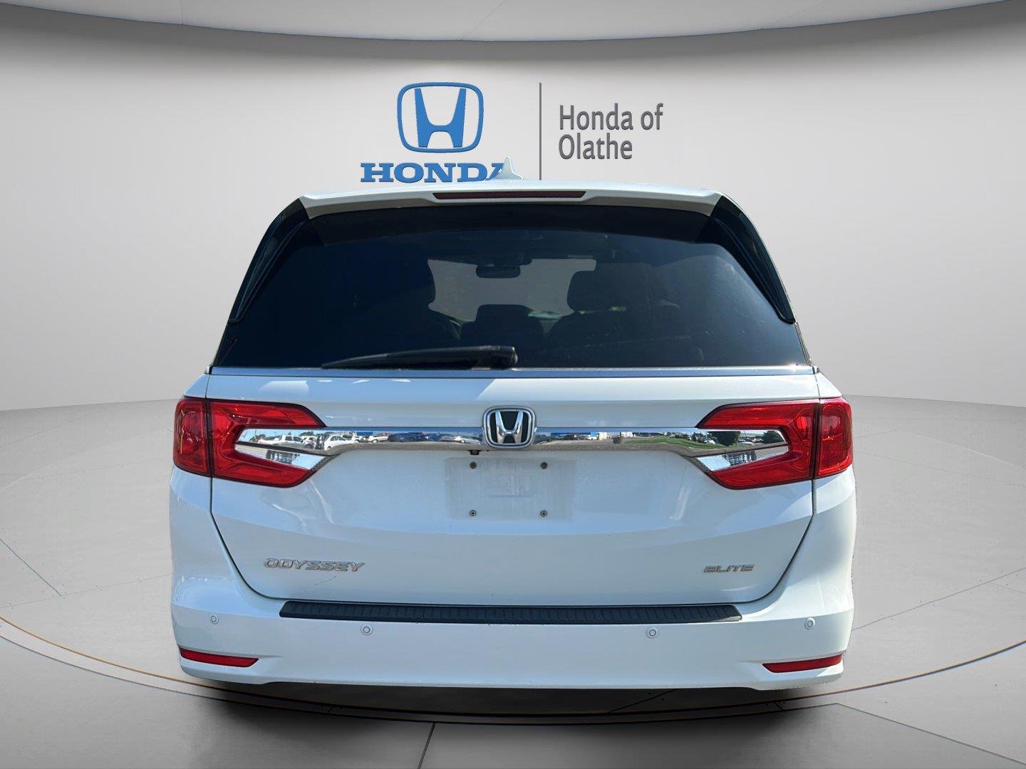Certified Used 2019 White Diamond Pearl Honda Elite image 4