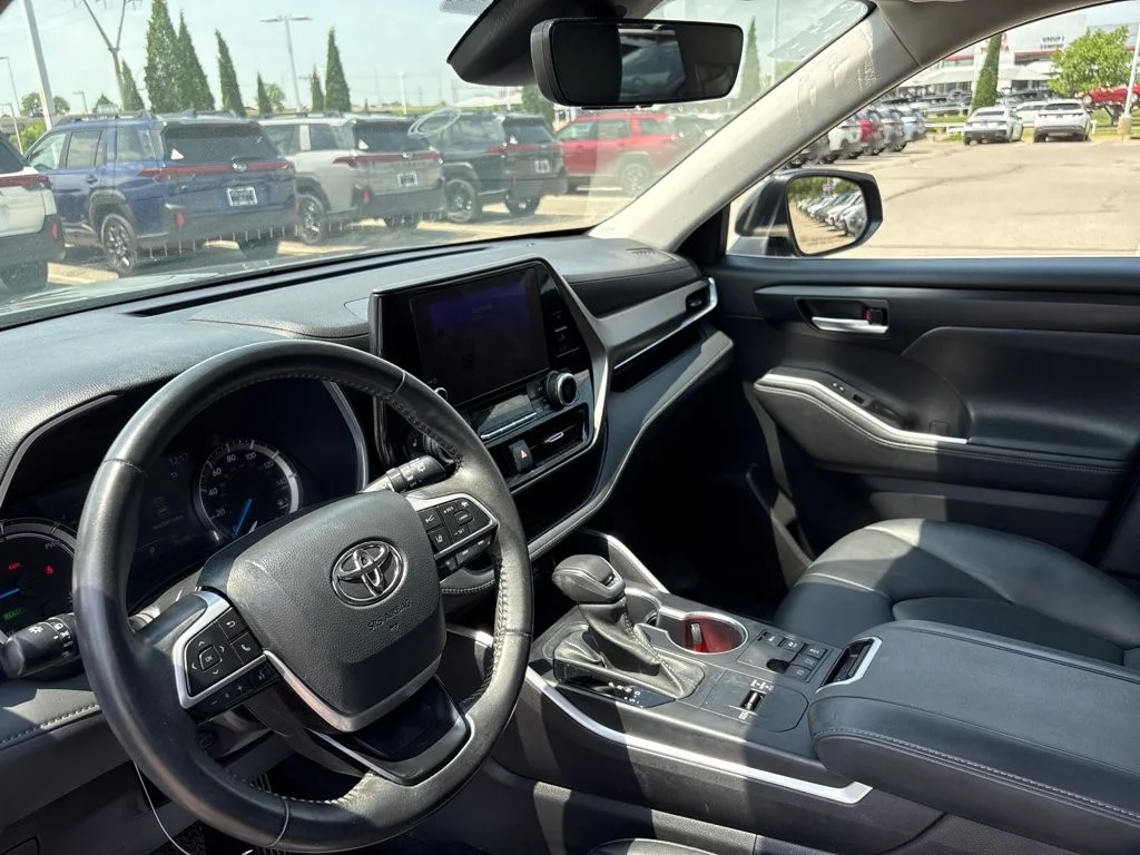 Used 2023 Black Toyota XLE image 4