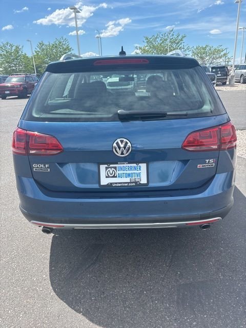 Used 2017 Blue Metallic Volkswagen TSI SE image 4