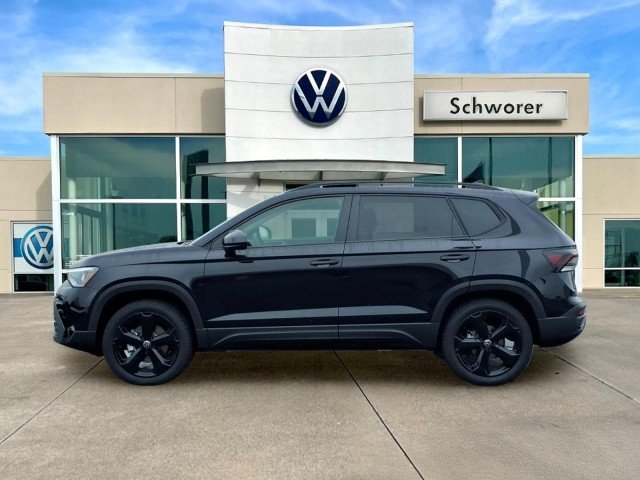 2026 Volkswagen Taos SE Black 4Motion