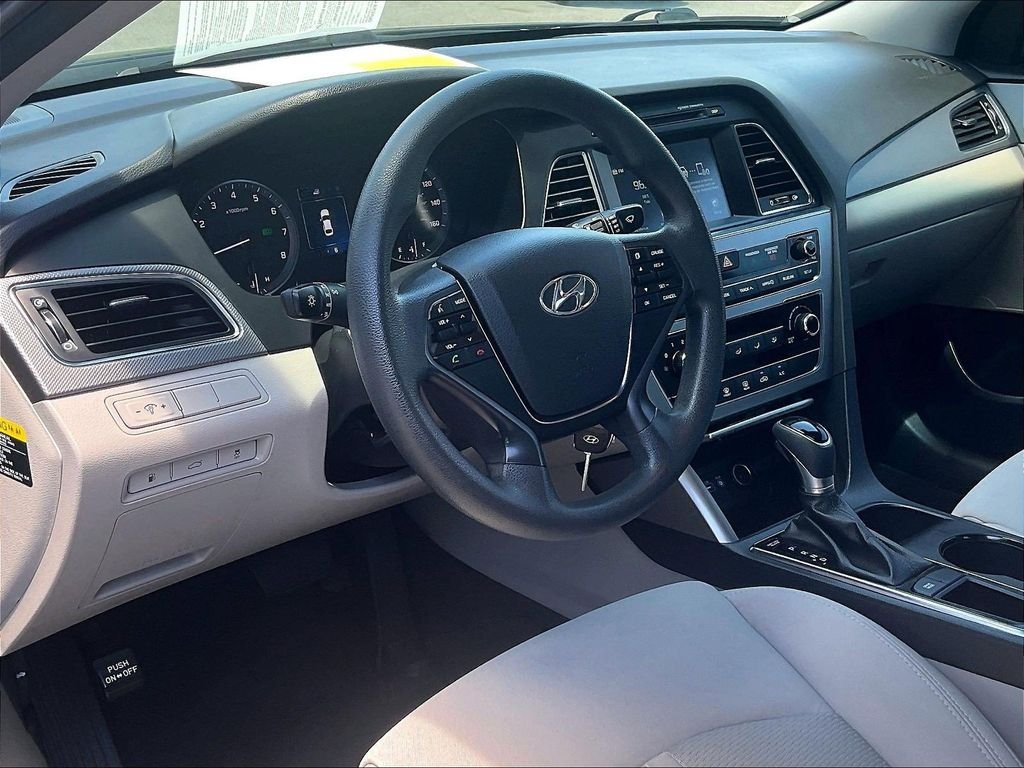 Used 2017 Black Hyundai SE image 8