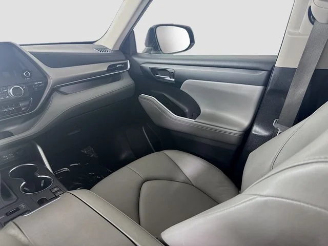 Used 2023 Red Toyota XLE image 23