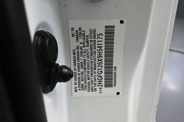 Used 2009 White Honda LX image 38