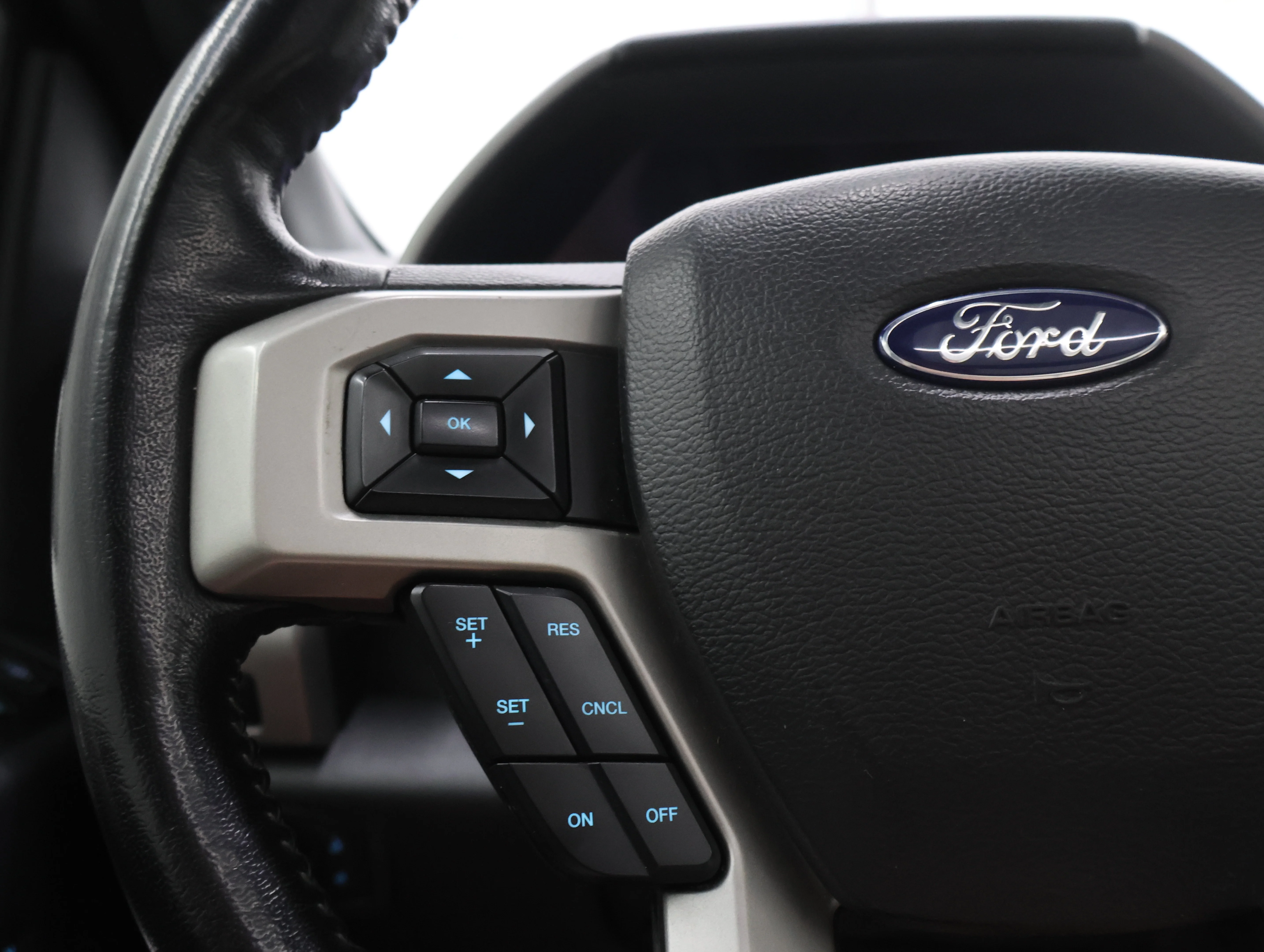 Used 2022 Agate Black Metallic Ford Lariat image 16