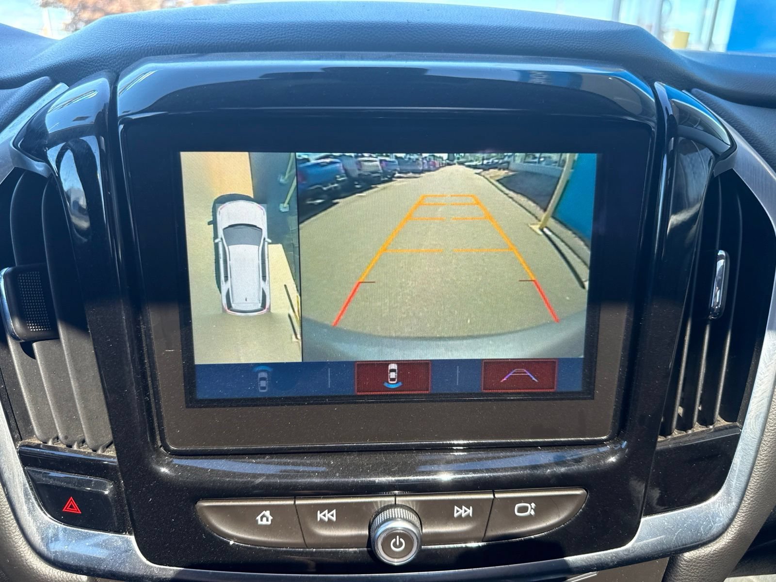 Used 2018 SATIN STEEL METALLIC Chevrolet LT Leather image 27