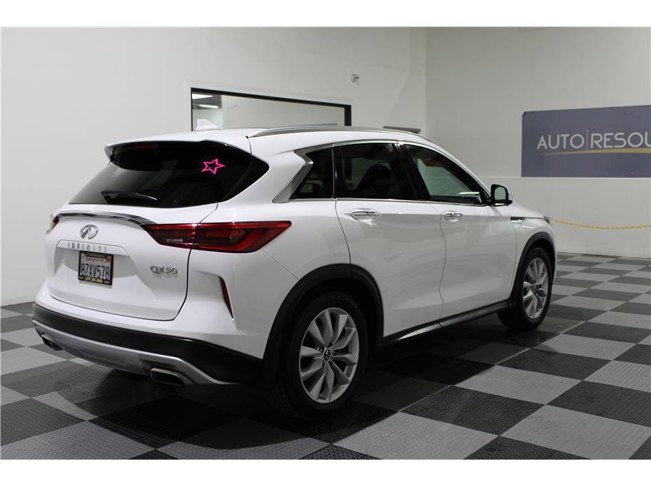2019 Infiniti QX50 Essential SPORT photo 4