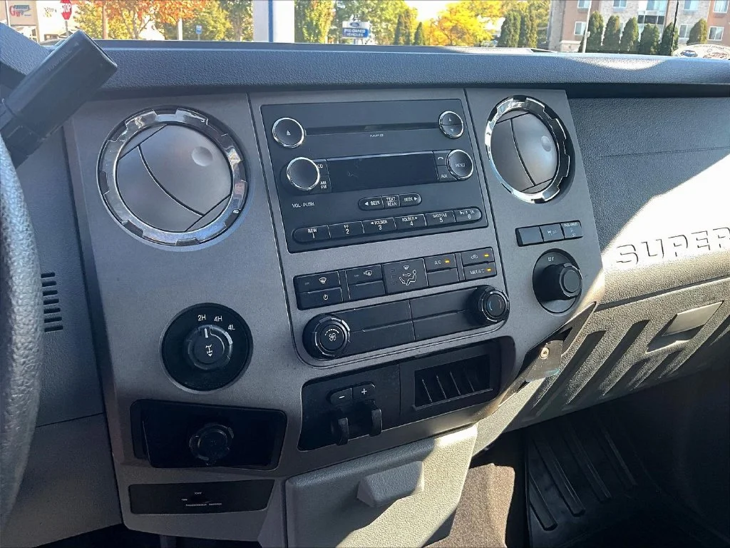 Used 2012 Dark Blue Pearl Metallic Ford XLT image 12