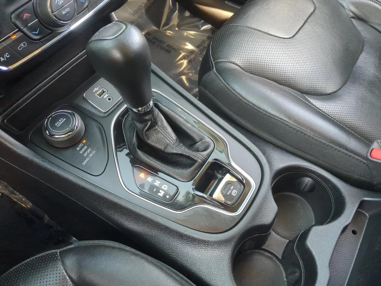 Used 2019 Bright White Clearcoat Jeep Limited image 11