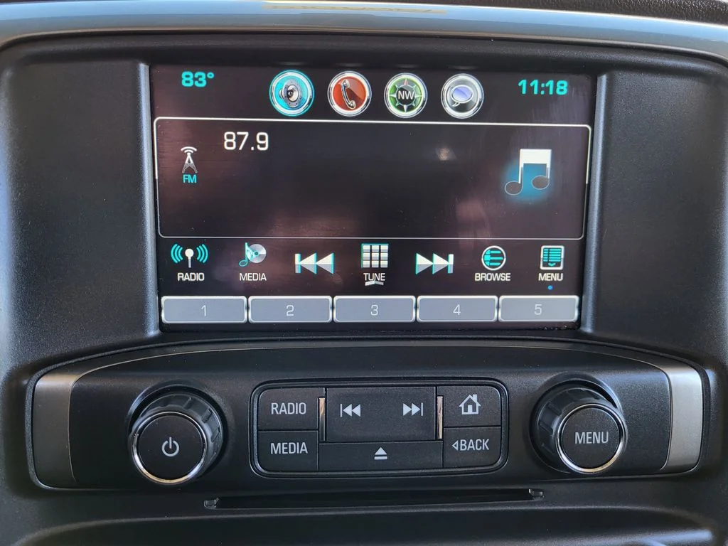 Used 2019 IRIDESCENT PEARL TRICOAT Chevrolet LTZ image 13