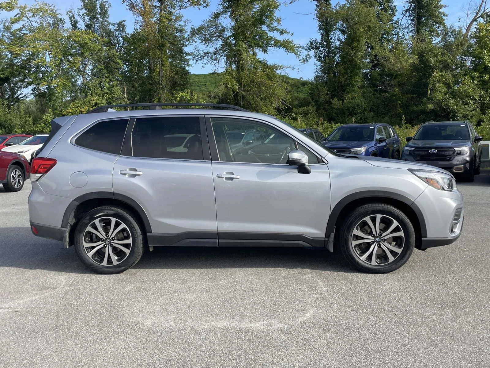 Used 2020 Ice Silver Metallic Subaru Limited image 31