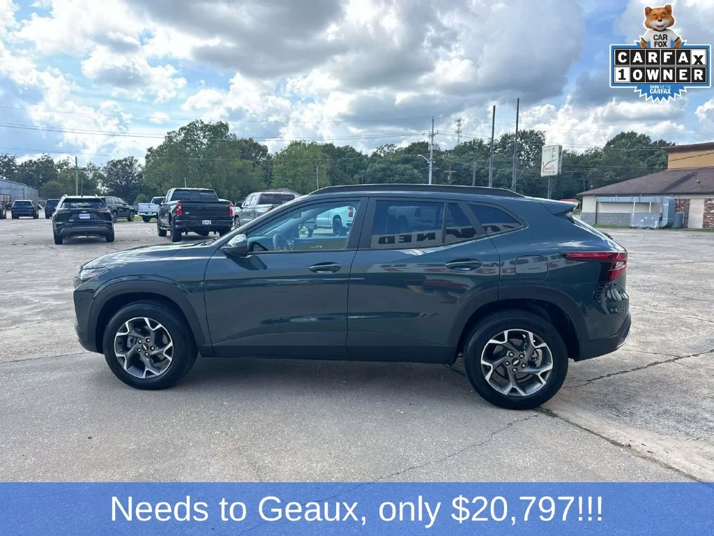 Used 2025 Gray Chevrolet LT image 12