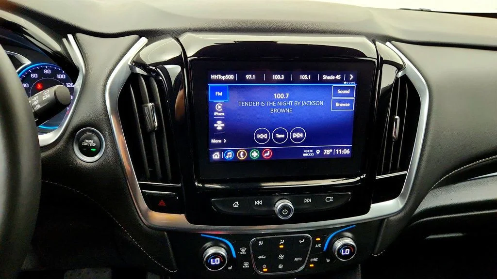 Used 2023 Summit White Chevrolet AWD 4dr LT Leather image 16