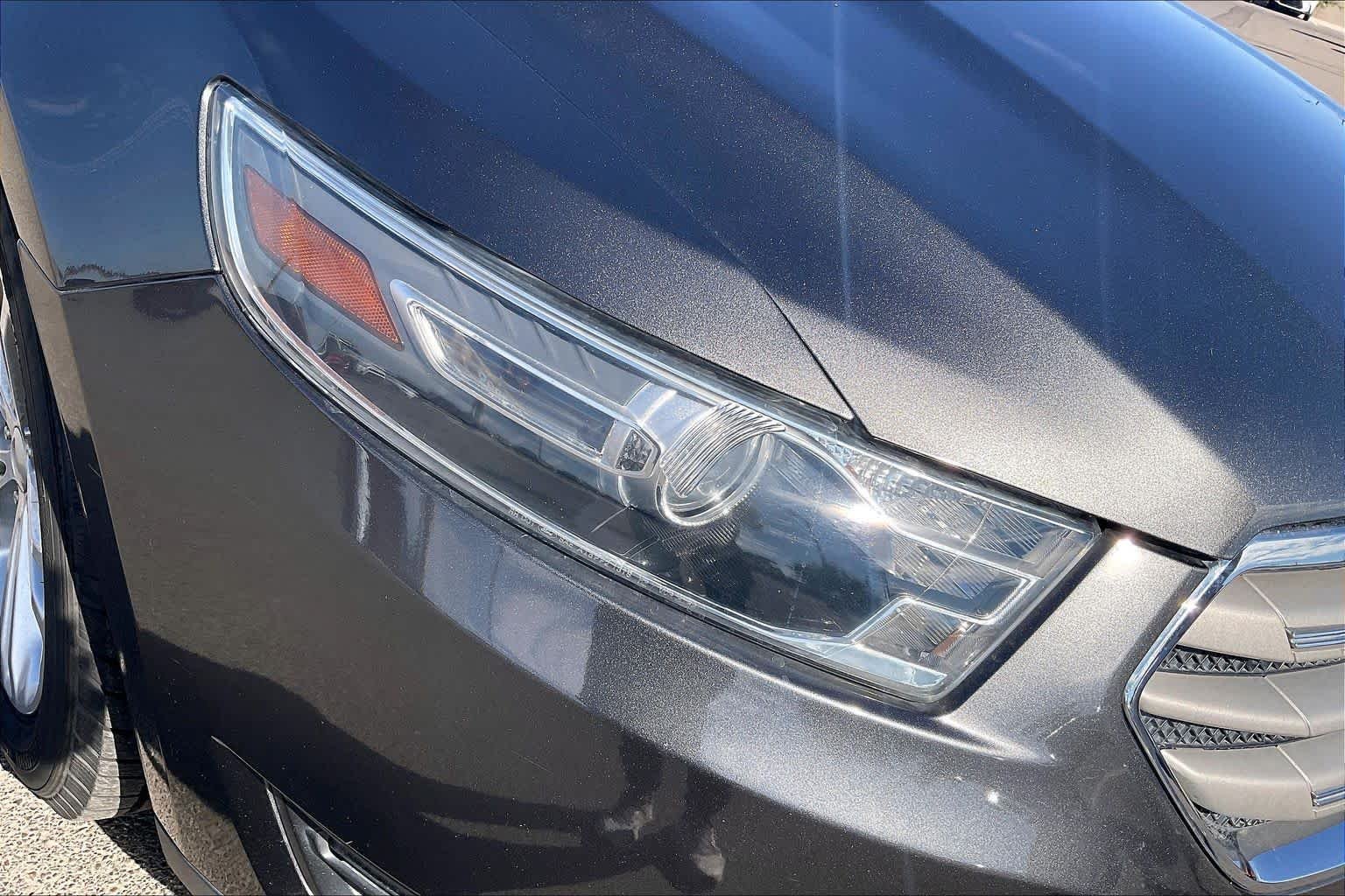 Used 2015 Magnetic Metallic Ford SEL image 28