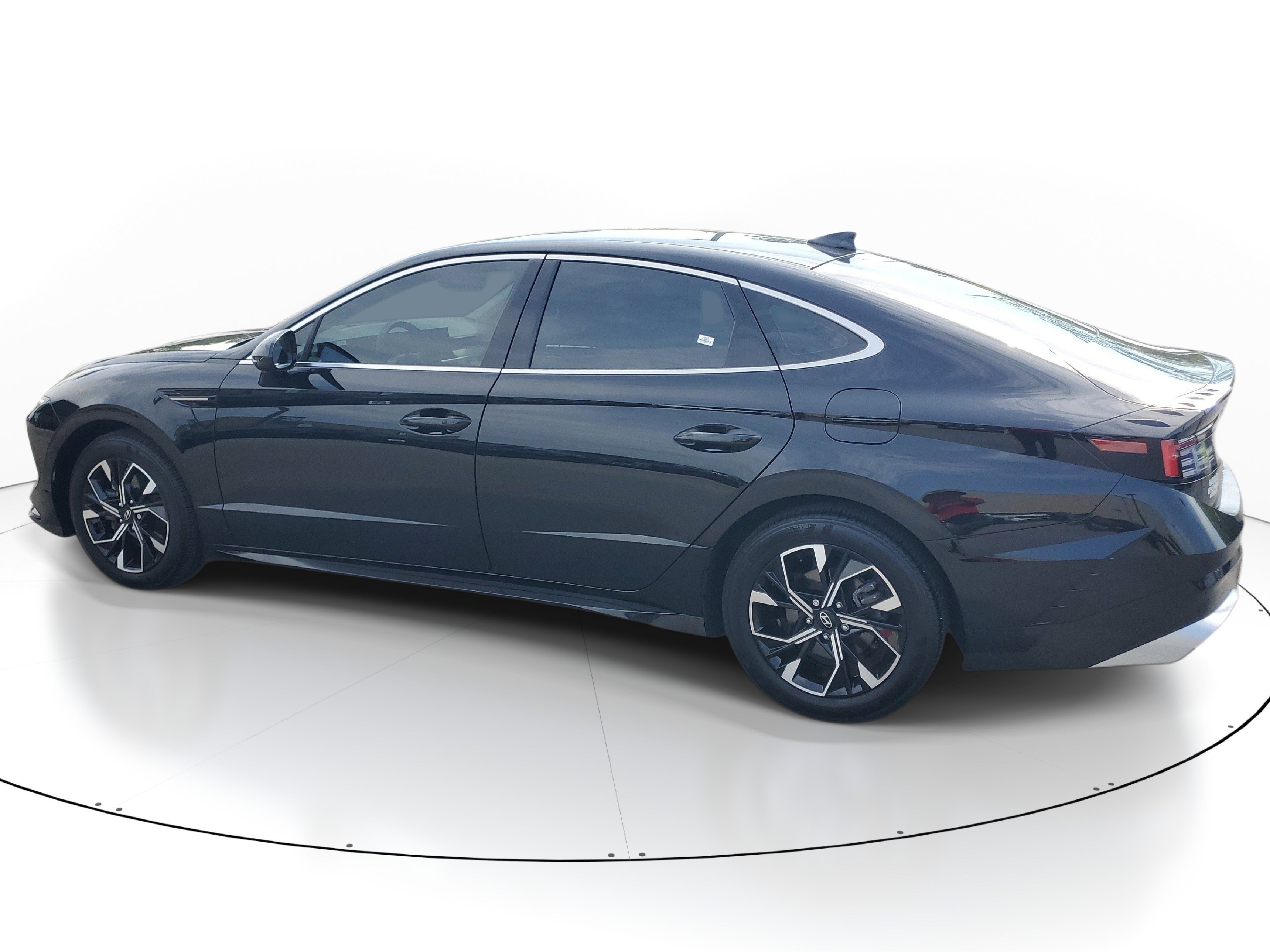 Used 2025 Abyss Black Hyundai SEL image 4