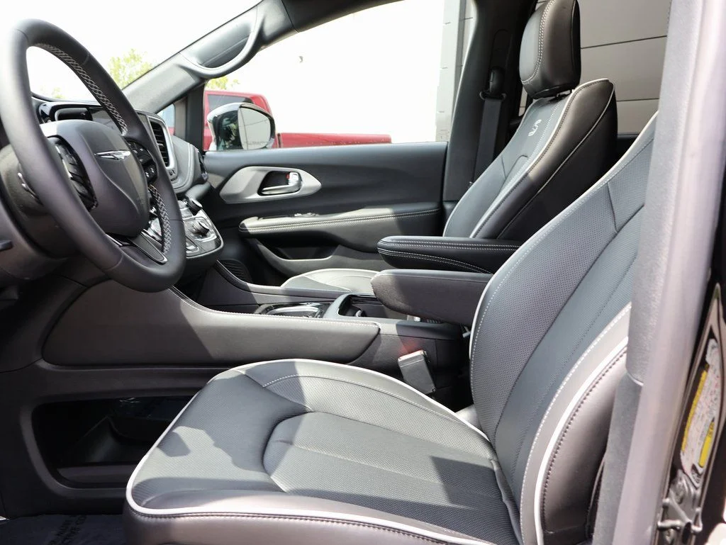 2026 Chrysler Pacifica Limited - Photo 22