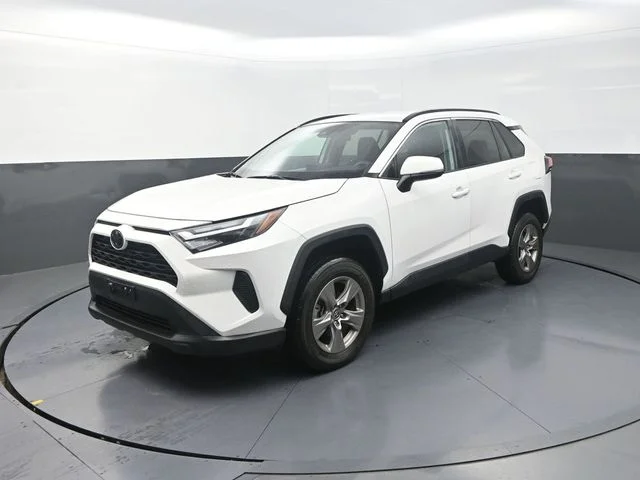 Used 2024 White Toyota XLE image 3