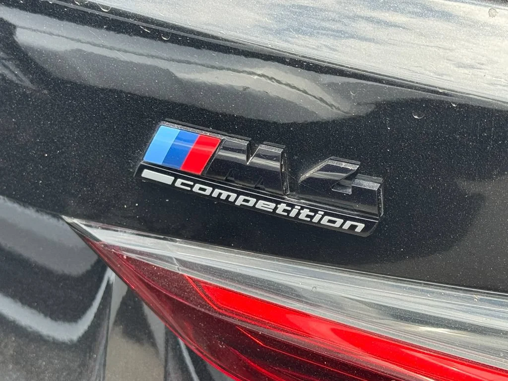 Used 2021  BMW Competition image 7