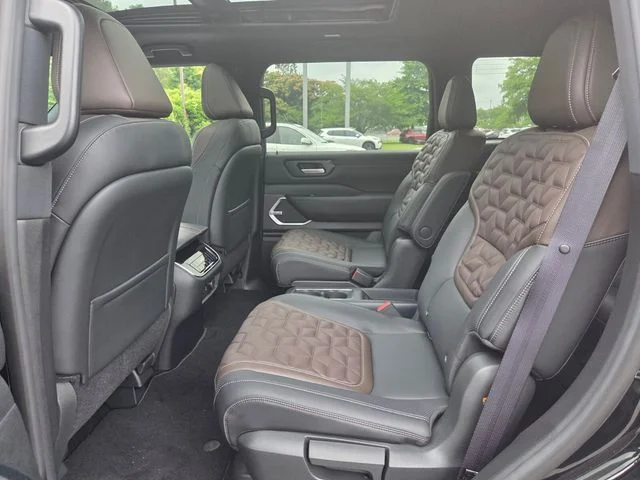 New 2026 Super Black Nissan Platinum Reserve image 10