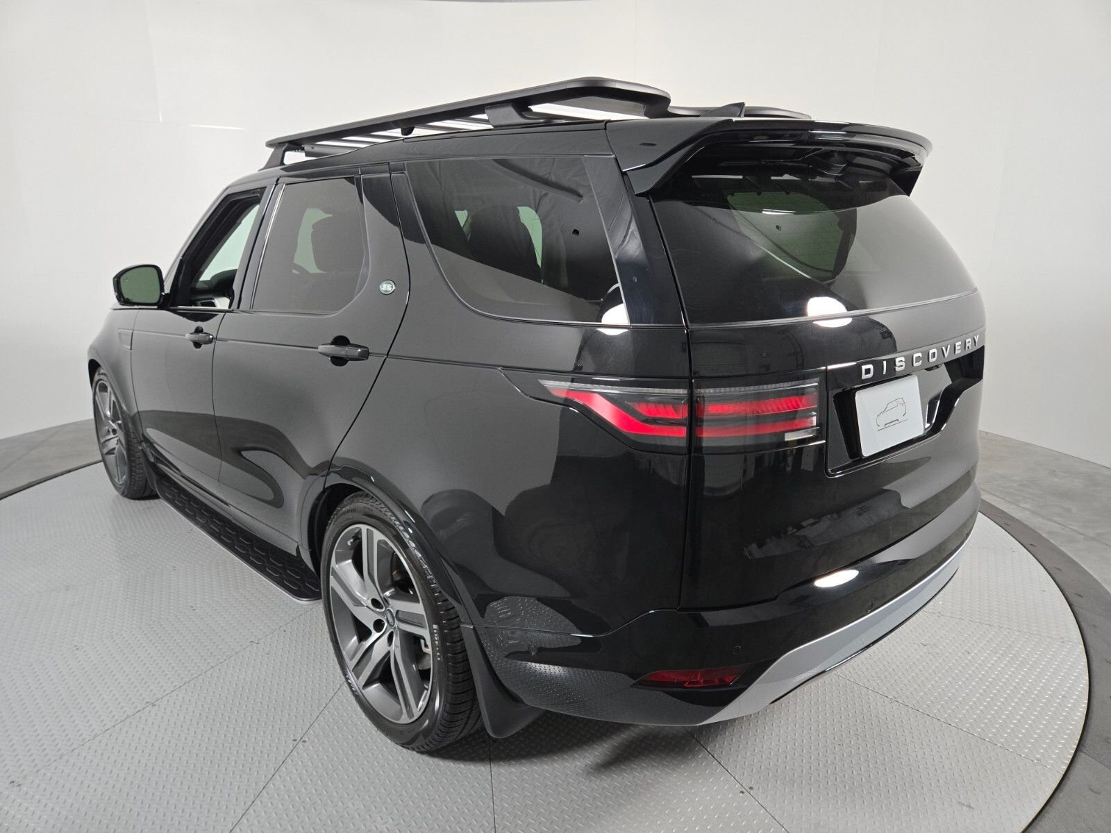 Used 2026 Santorini Black Metallic Land Rover Gemini Edition image 17