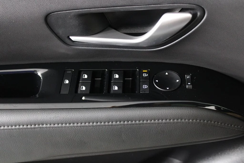 Used 2025 Blue Hyundai Limited image 25