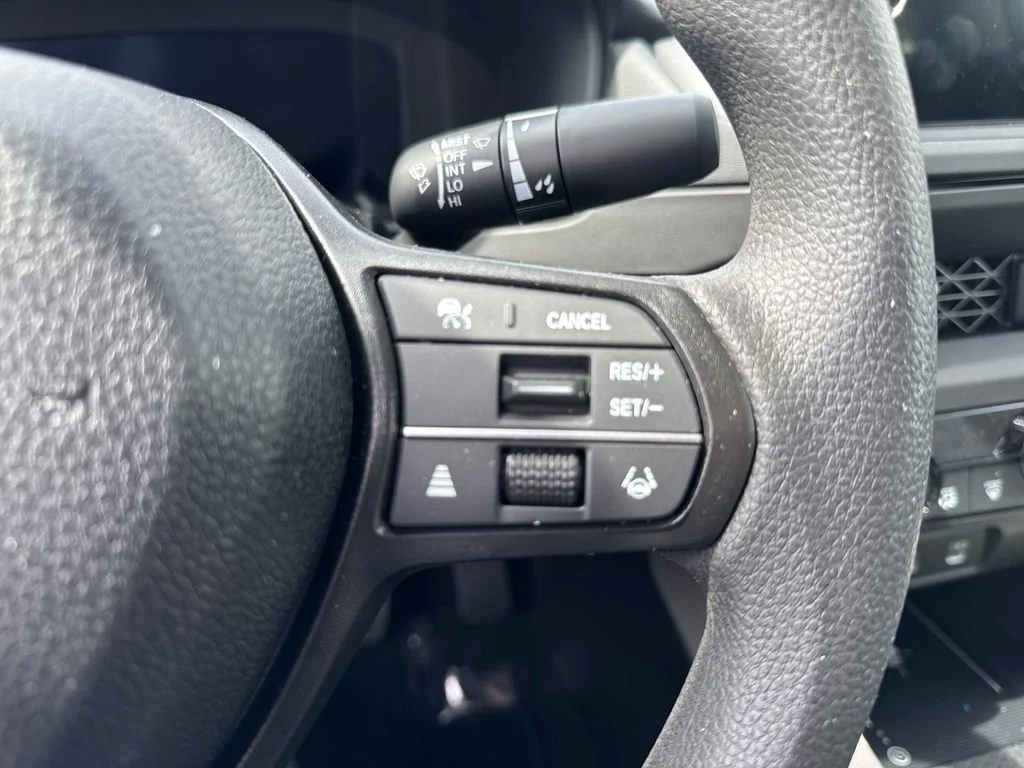 Used 2026 Platinum White Pearl Honda SE image 67