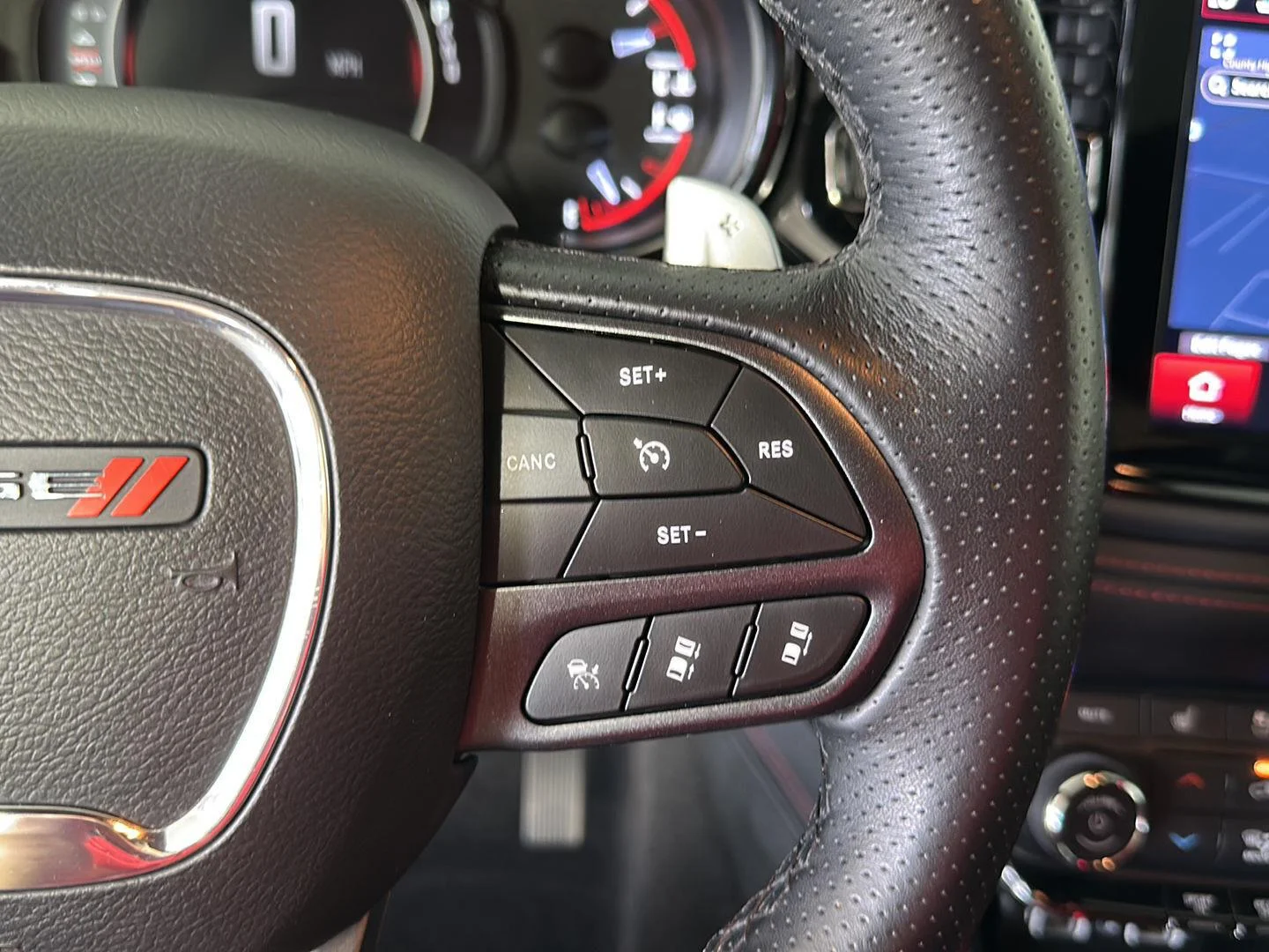 Used 2025 Vapour Grey Dodge R/T image 17