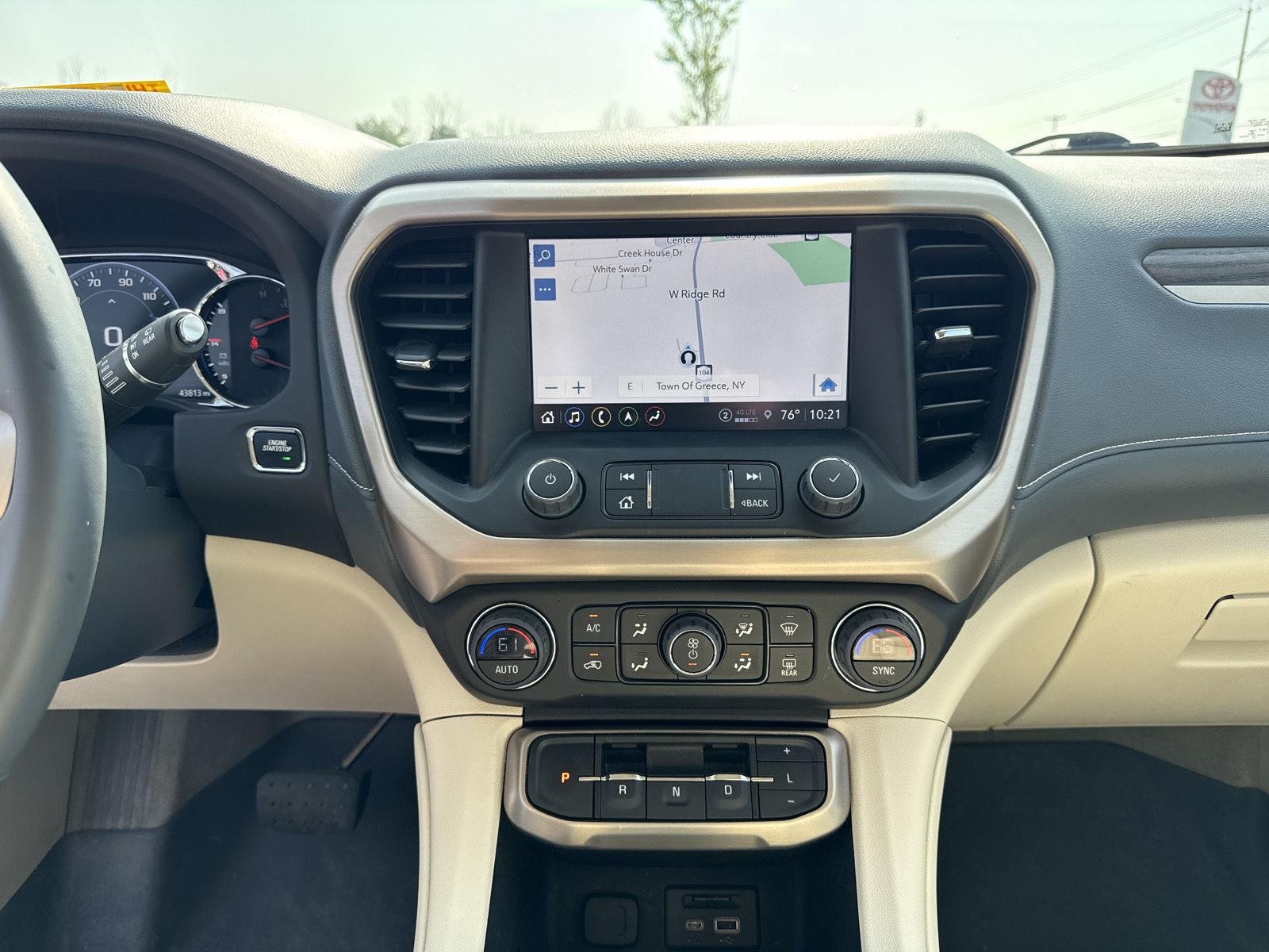 Used 2023 White Frost Tricoat GMC Denali image 11