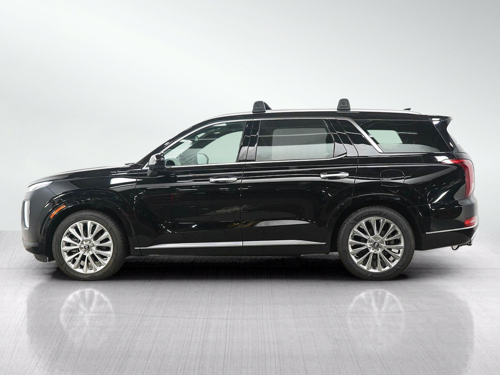 Used 2020 Hyundai Palisade Limited with VIN KM8R5DHE0LU153101 for sale in Burnsville, Minnesota