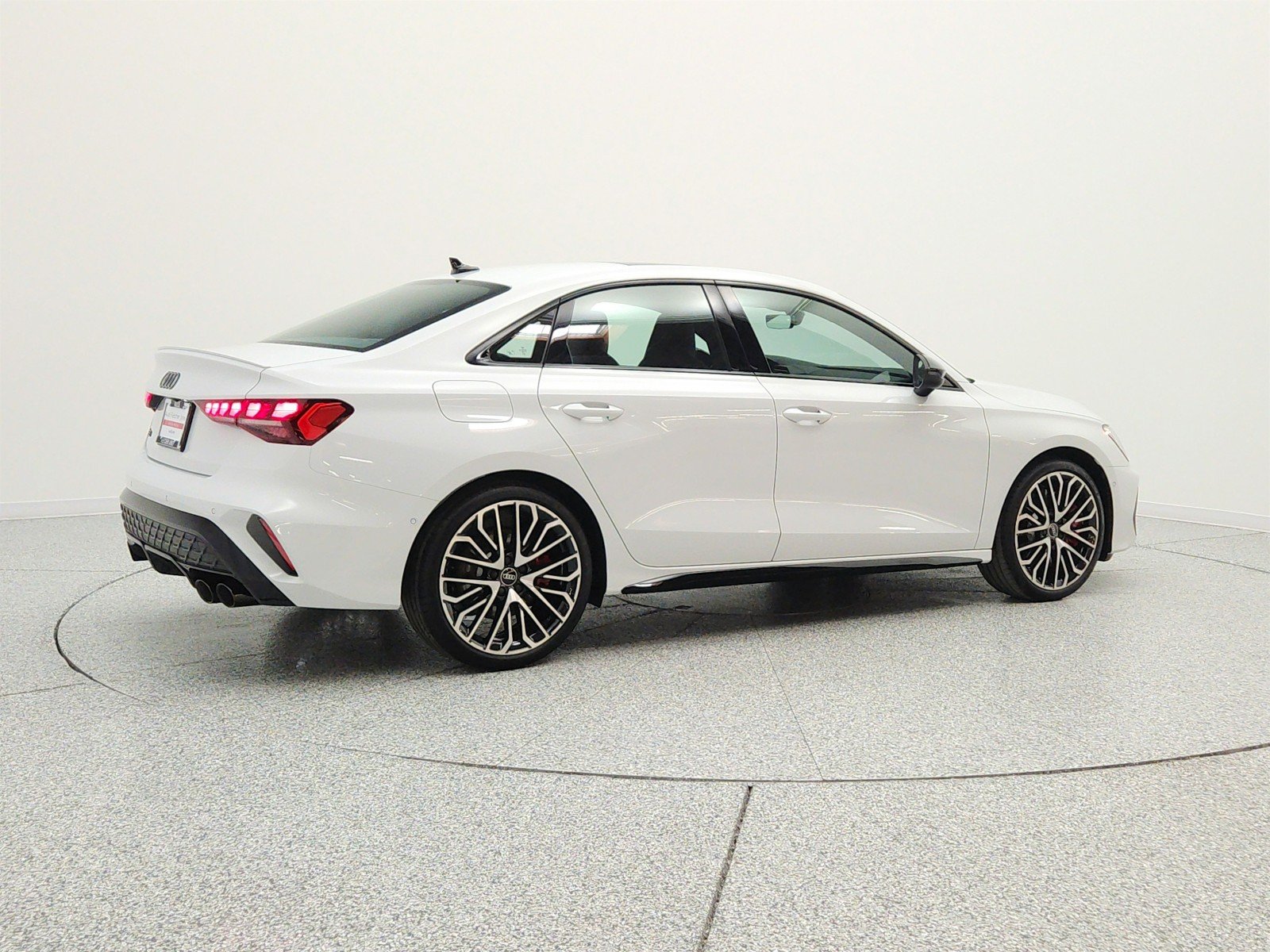 Used 2025 Glacier White Metallic Audi Premium Plus 2.0 TFSI quattro image 5