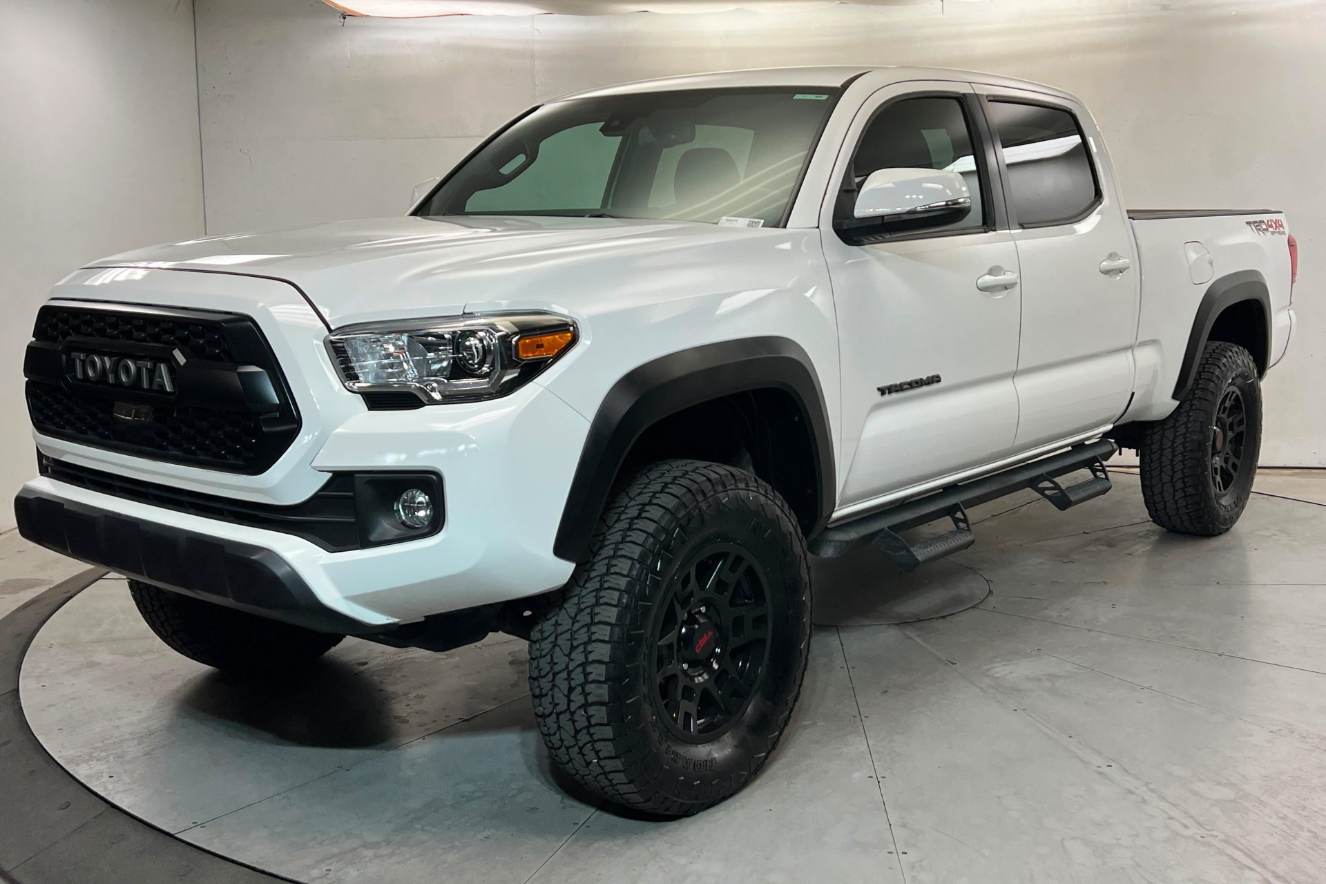 Used 2019 SUPER WHITE Toyota TRD Off-Road image 1