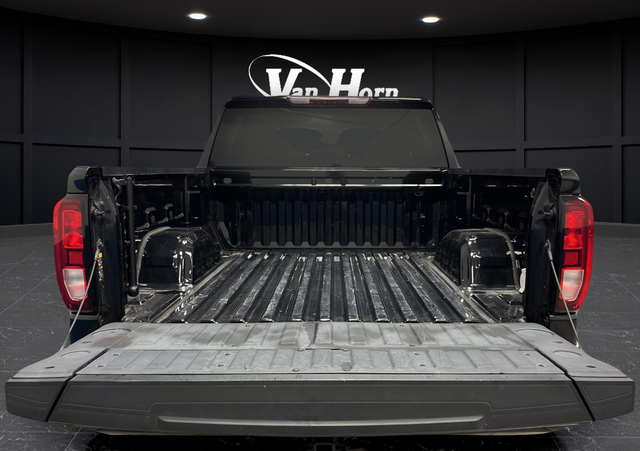 Used 2022 Onyx Black GMC Elevation image 25