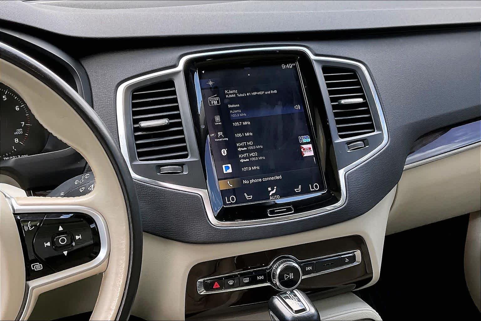 Used 2019 Crystal White Pearl Metallic Volvo Momentum image 7