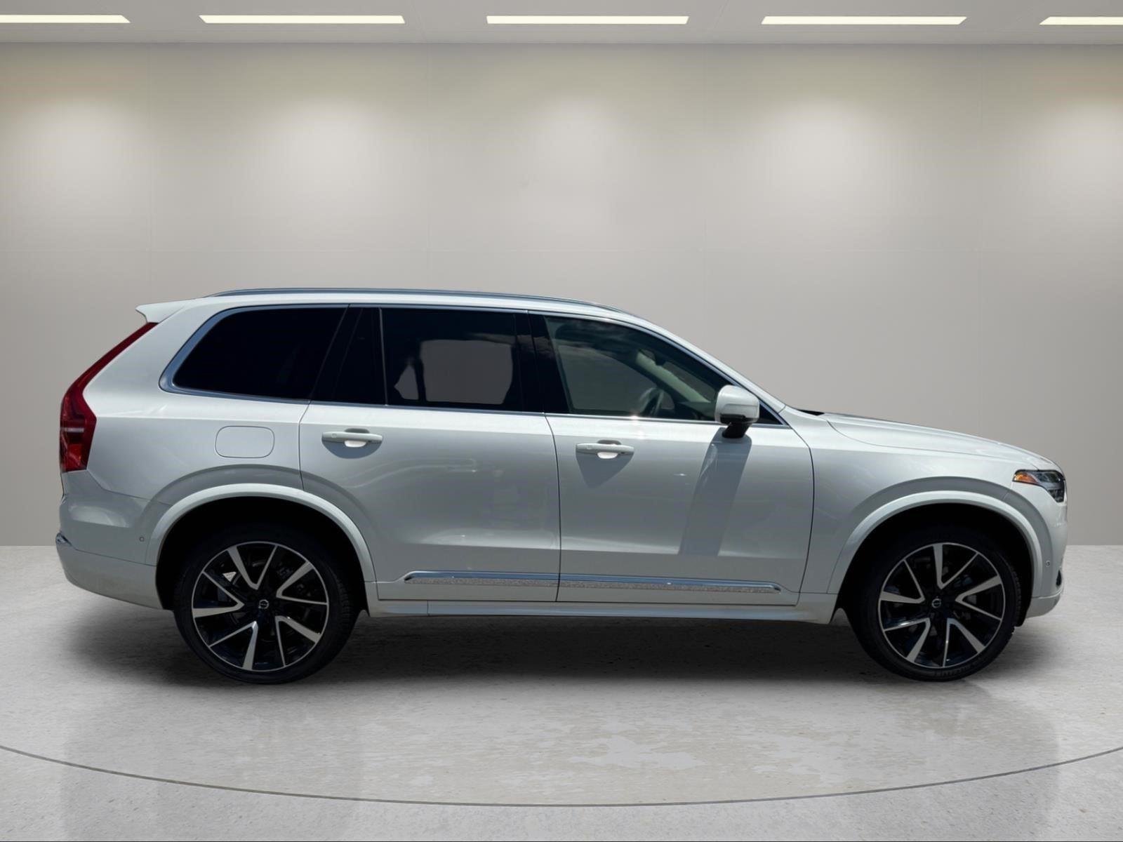 Used 2024 Crystal White Metallic Volvo Ultimate Bright Theme image 6