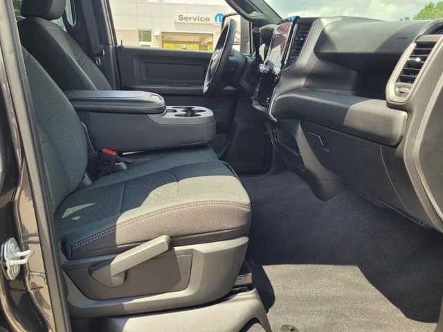 2025 RAM 2500 Tradesman - Photo 17
