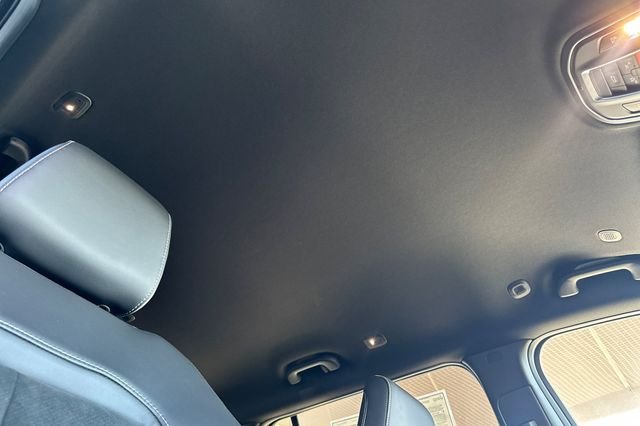 New 2026 Velvet Red Pearl-Coat Exterior Paint Jeep Laredo image 17